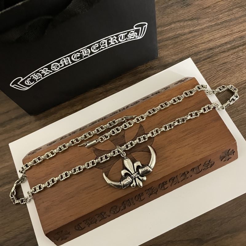 Ch**me He**ts necklaces